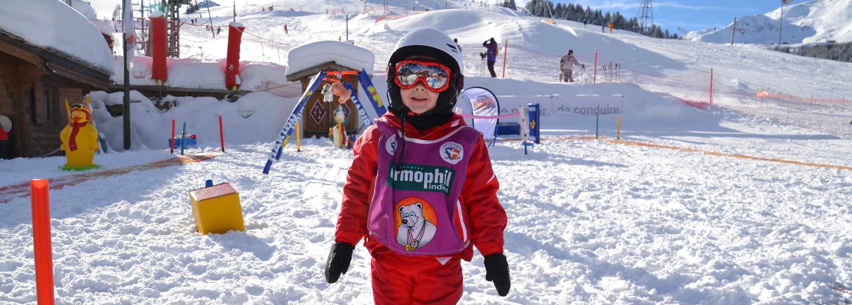 Enfant skieur au club Piou-piou de Courchevel