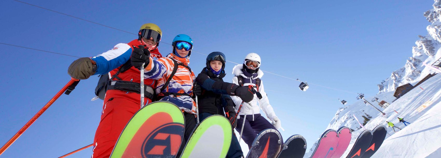 Cours de ski adolescent avec moniteurs ESF