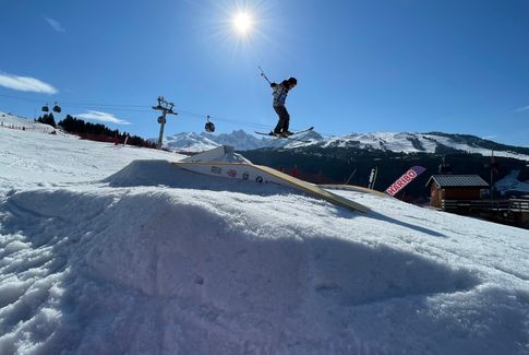 Enfant skieur freestyle