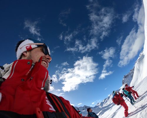 Moniteur de ski en hors-piste