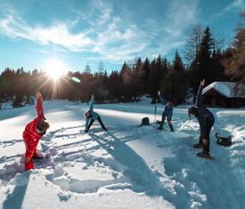 Yoga Raquettes découverte neige montagne paysages