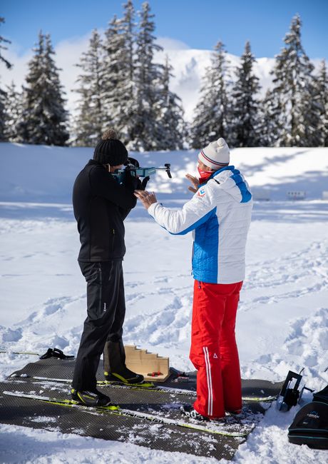 Salaire moniteur de ski : combien gagne-t-on sur les pistes